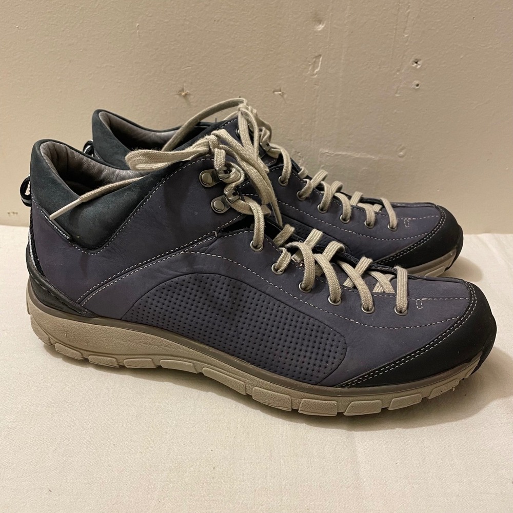 Clarks Wave Walk Women Size 12 M Blue Leather Waterproof Hiking Shoes Low Boots